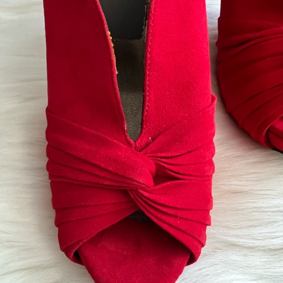 Red  open toe heel - Picture 4 of 8